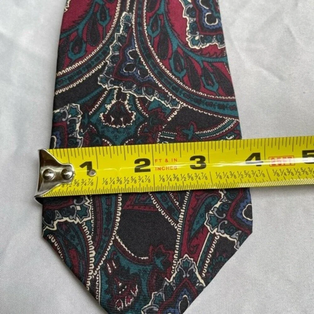 Silk Accents Mens Neck TIe 100% Silk Green Paisley Print